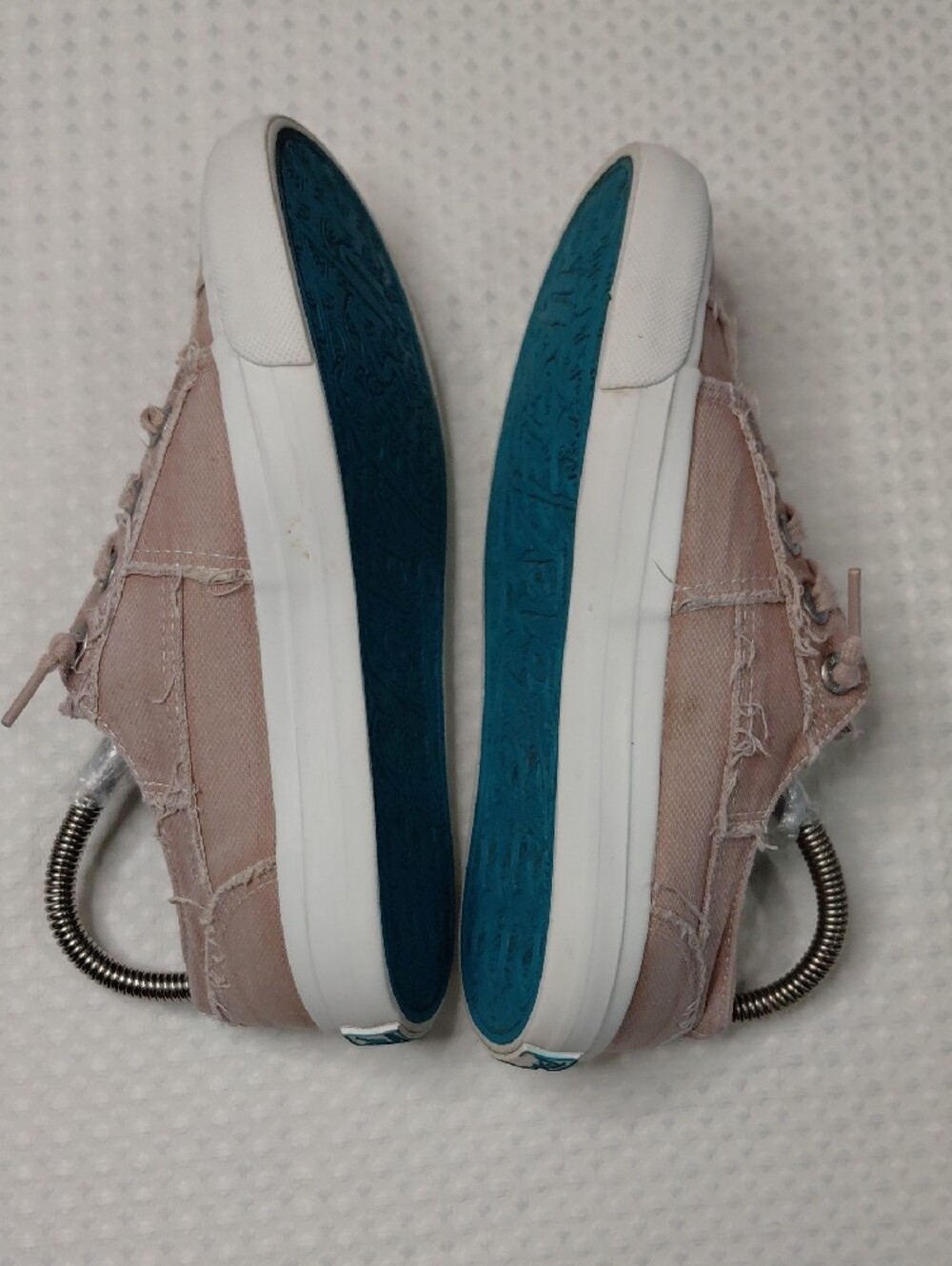 Blowfish Women's Dusty Pink Canvas Low-Top Sneakers Sz 7 - Picture 3 of 10